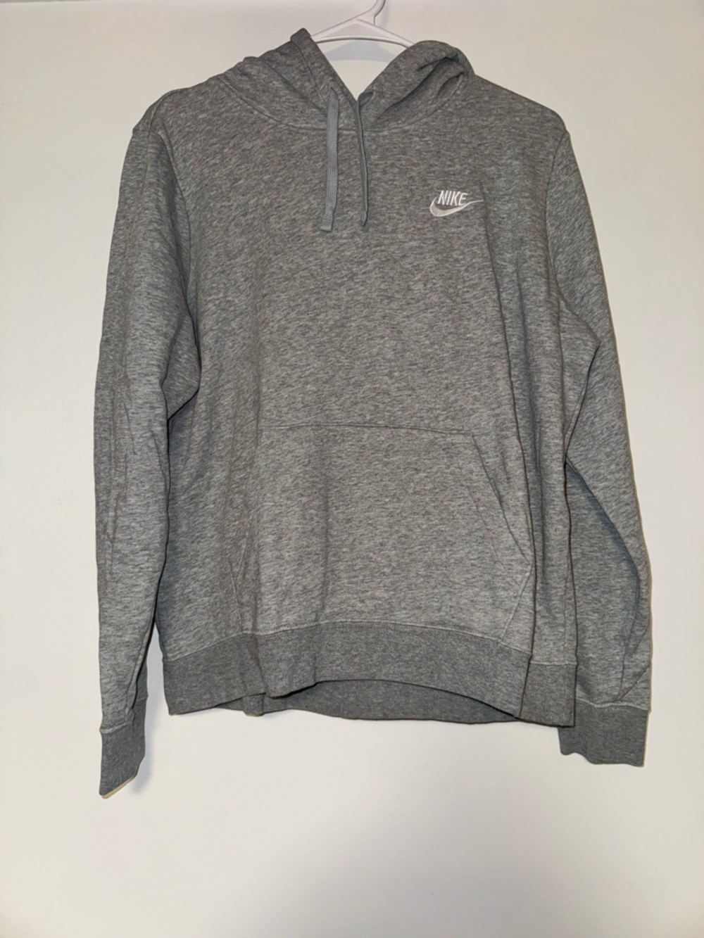 Nike Sportswear Club Fleece Men’s Medium Pullover Hoodie - Gray